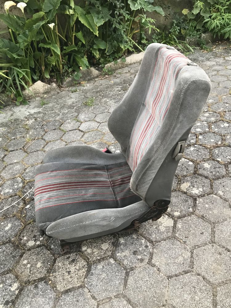 Vendo bancos da frente do opel kadett gsi