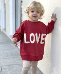 Czerwona bluza Love z napisem More oversize walentynki