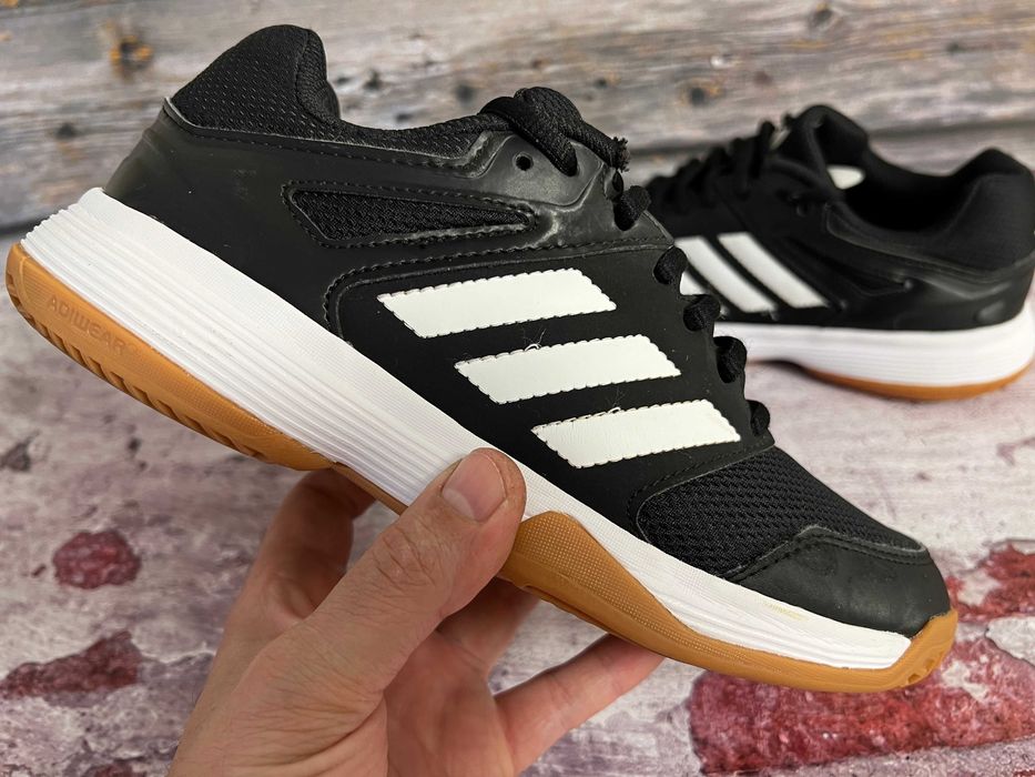 кросівки Adidas Speedcourt Indoor оригінал