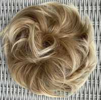 Włosy doczepiane, blond / pasemka, kok na gumce ( 450 )