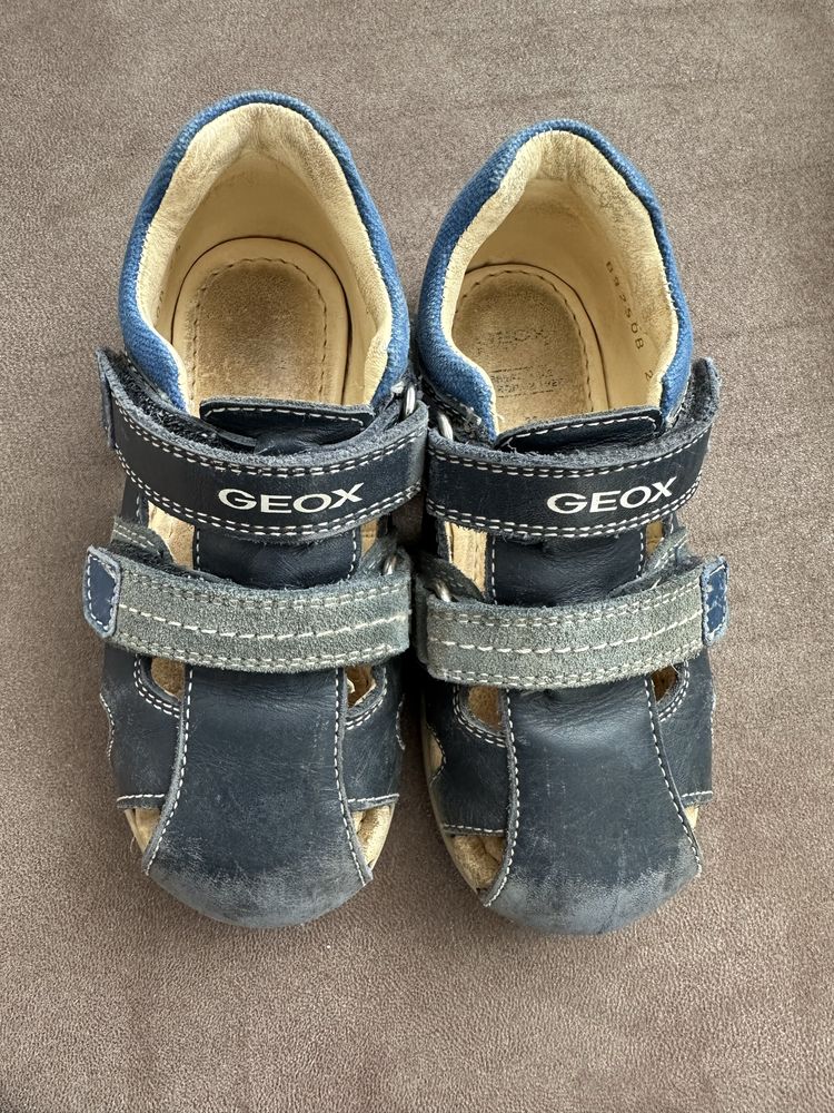 Дитячі шкіряні весняно - літні черевики  Geox розмір 25