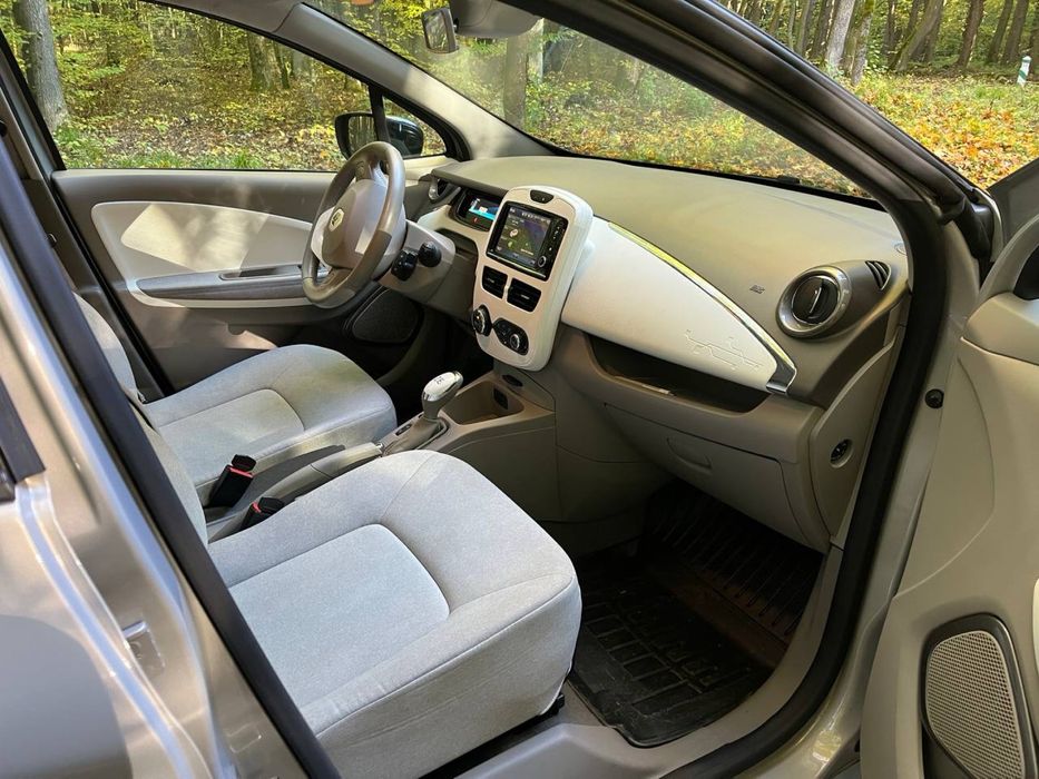 Renault zoe 41kwh 2017р запас ходу 300км