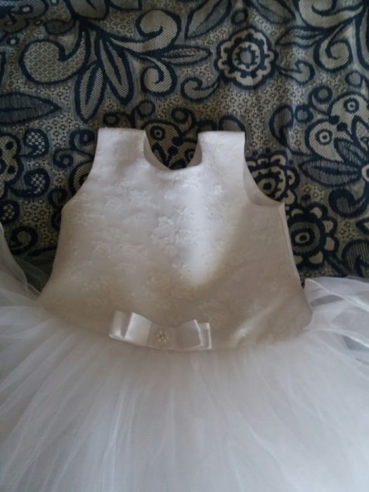 Праздничное.нарядное.Платье для девочки очень красивое