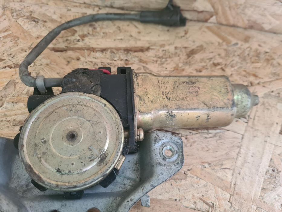 Elevador vidros trás direito TOYOTA Corolla Sedan (_E11_)