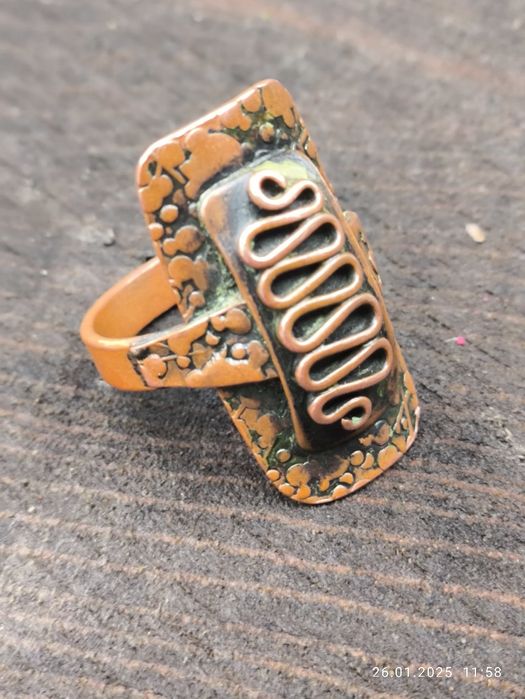 Stary miedziany nietuzinkowy pierścionek . Vintage