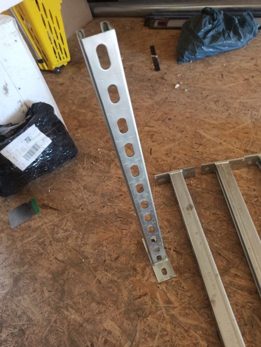 Sprzedam uchwytu metalowe