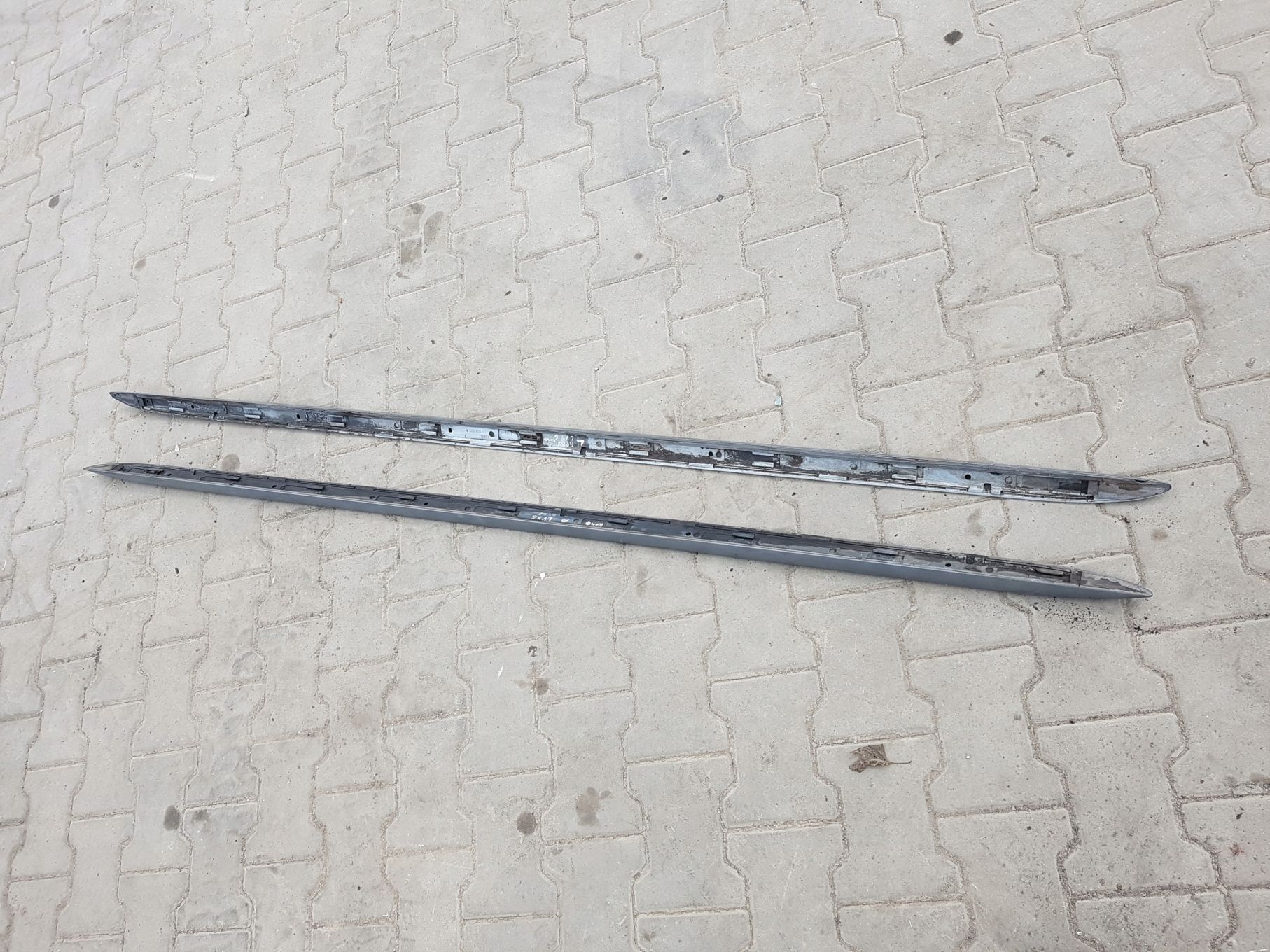 AUDI A4 B8 08-11r S-LINE LISTWY PROGOWE LY9G KOMPLET
