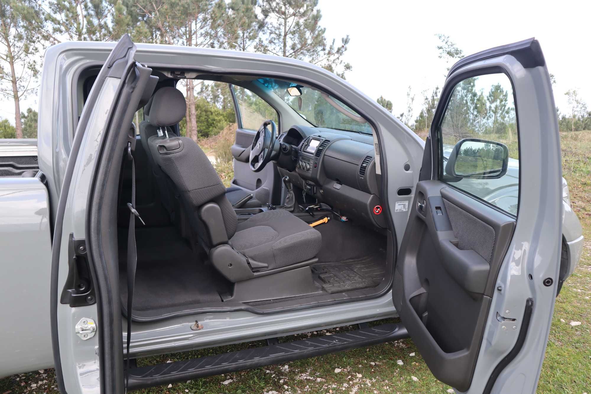 NISSAN NAVARRA 2.5 DCI COMERCIAL