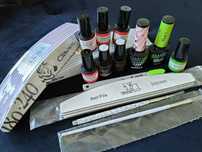 Zestaw do manicure hybrydowego lakiery pilniki pędzelki