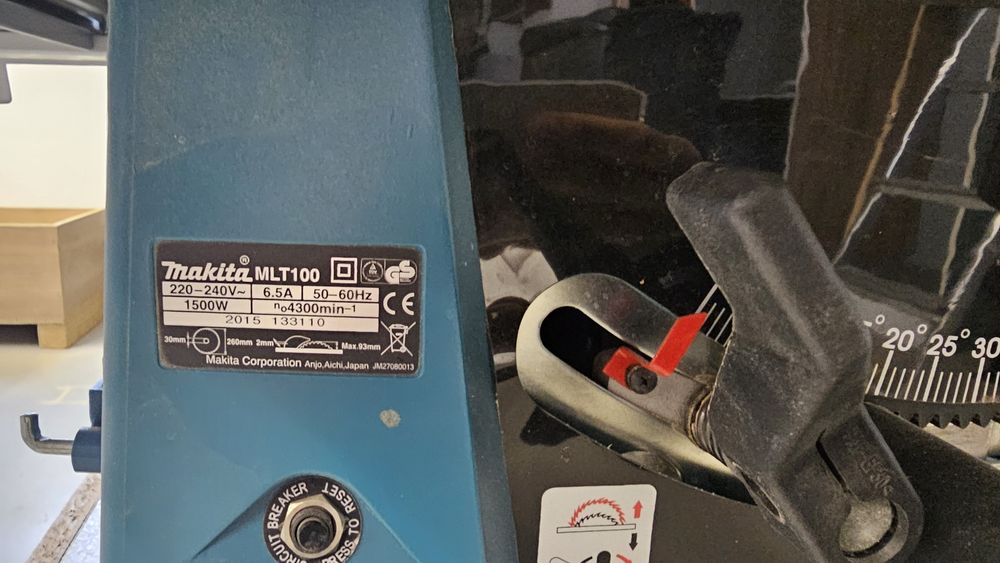 Makita MLT 100 pilarka stołowa 1500 W