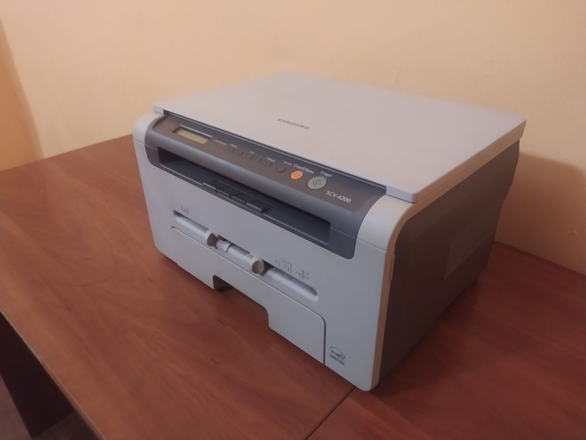 Samsung 4220/4220 Класний