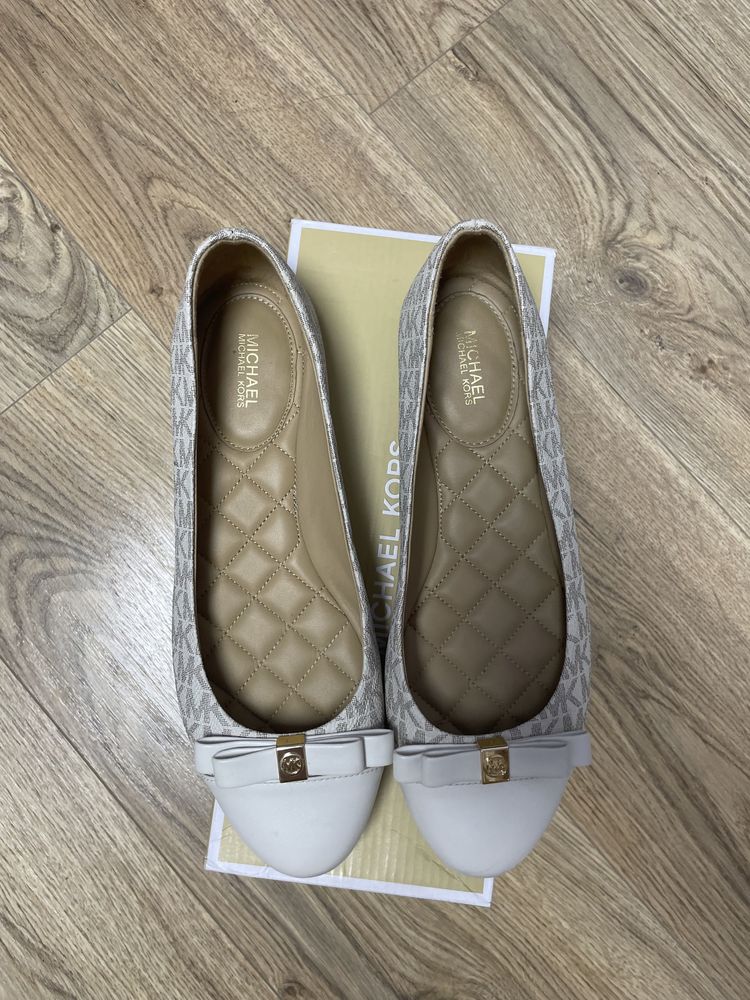 Baleriny logowane Michael Kors 39