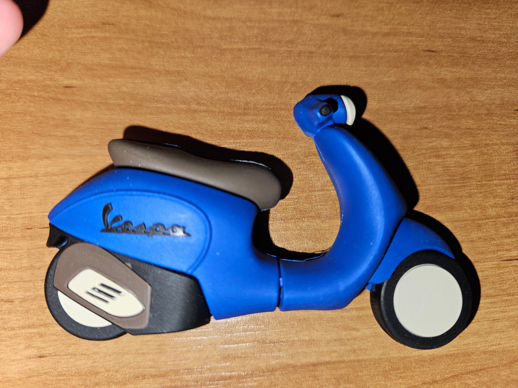 Pendrive niebieski skuter motor