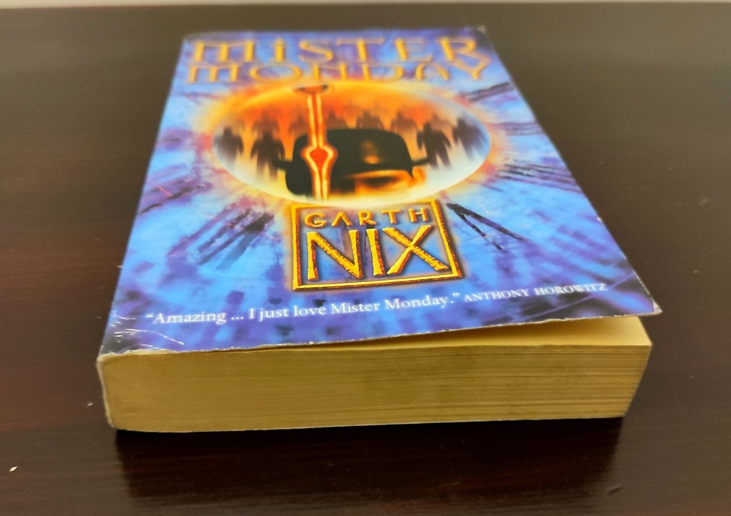 Keys to the Kingdom Mister Monday Garth Nix po angielsku