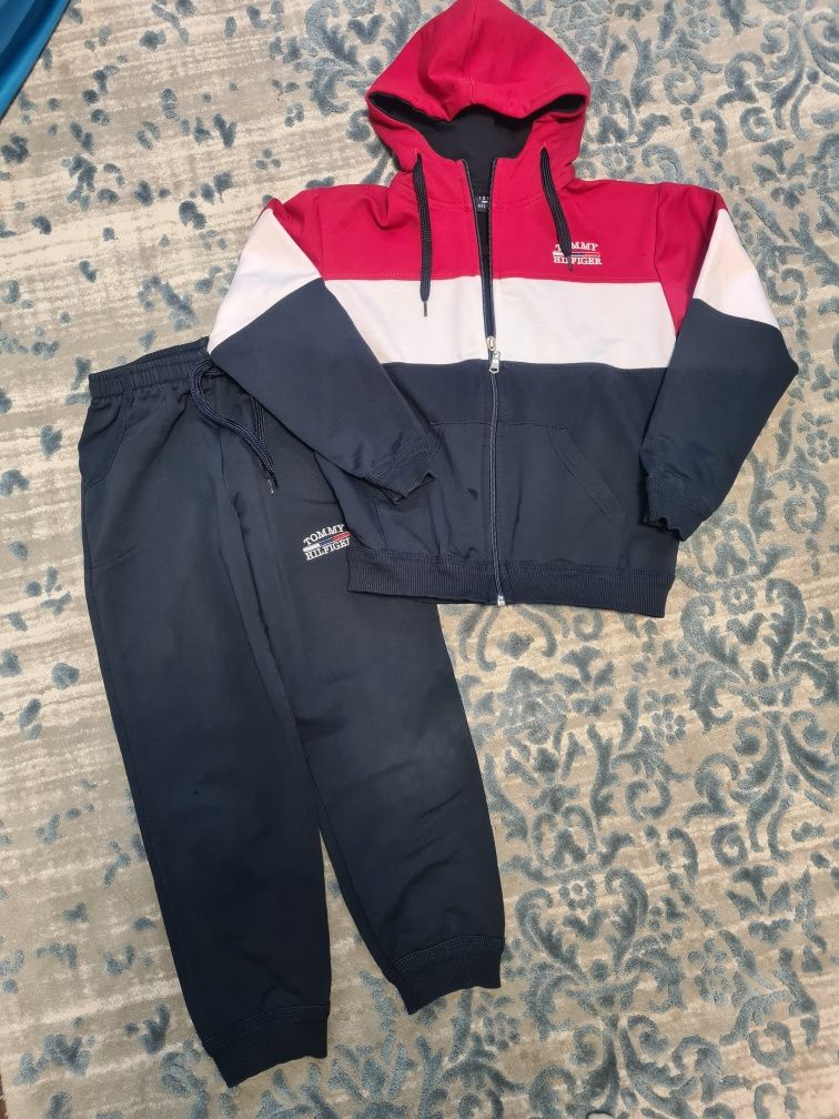 Спортивный костюм Tommy Hilfiger 7-8 лет