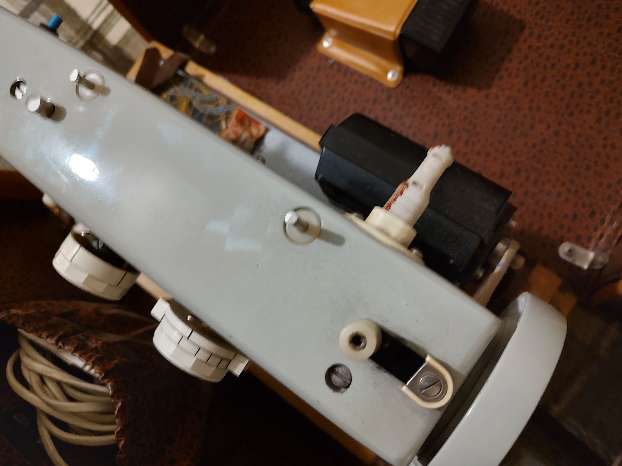 Швейная машина Подольск-142 настольная с электроприводом