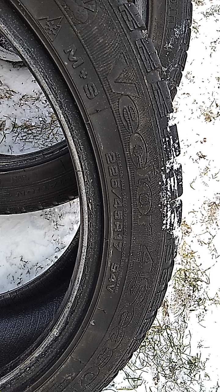 opony 2 szt  .225/45/17 94 V  Goodyear Vector 2019 rok