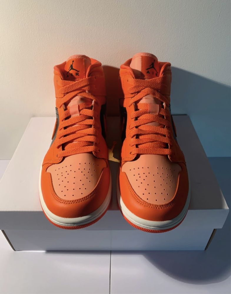 Jordan 1 Mid "Orange Black" [W]