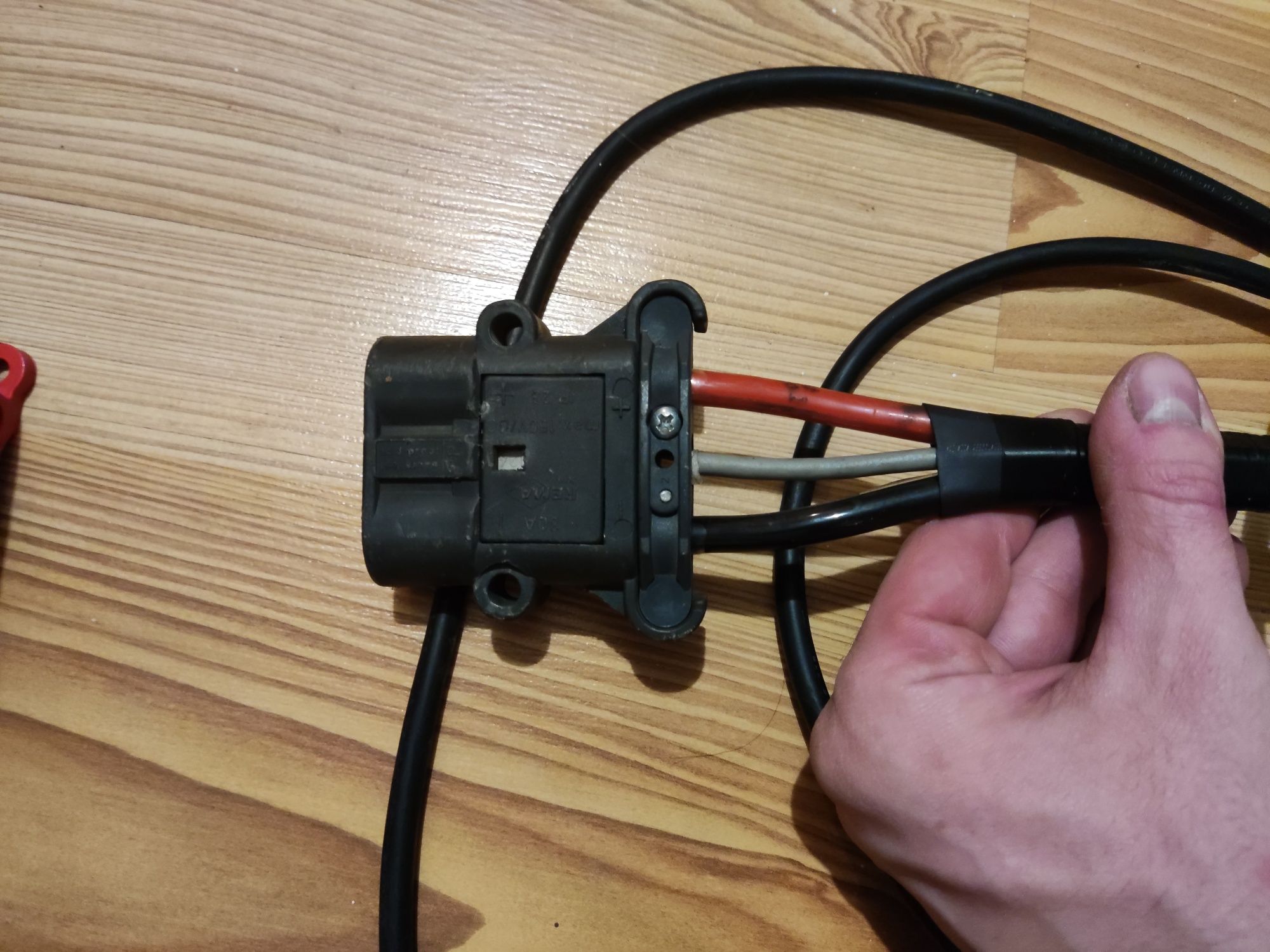 Prostownik ładowarka Fronius 2032E / 24V / 32A / Rema 80A / Lekka