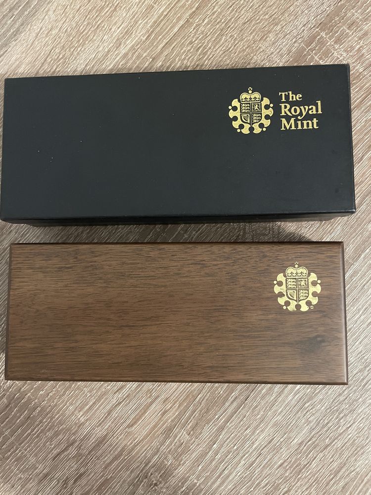 Золоті монети The Royal Mint тираж 500шт. Англія