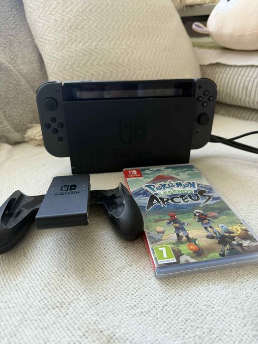 Nintendo Switch V2 + dwa pady + gra