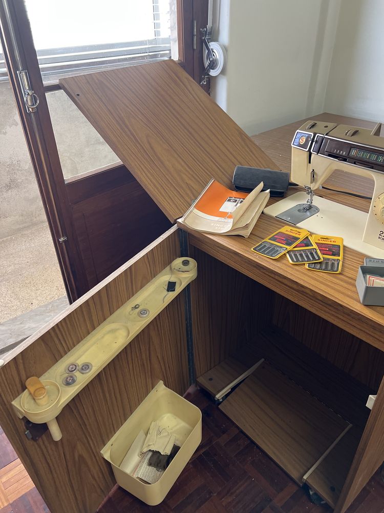Maquina costura Singer 270