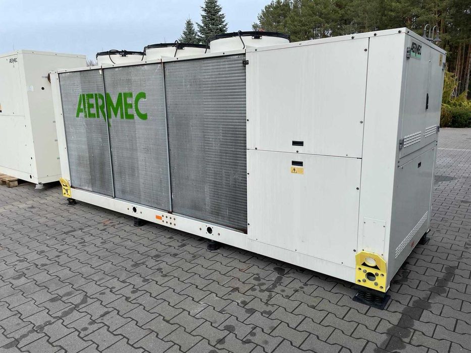 Agregat wody lodowej chiller Aermec NRL 080 o wydajności 211 kW