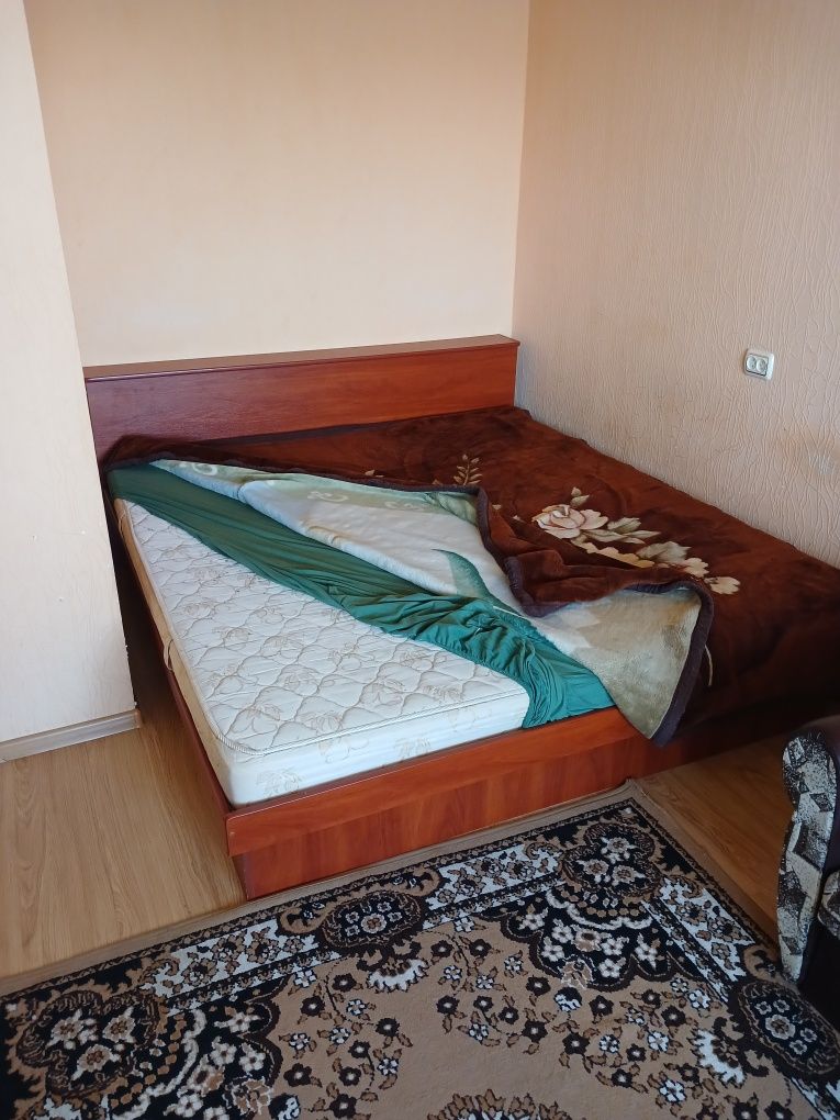 Кровать двухспальная