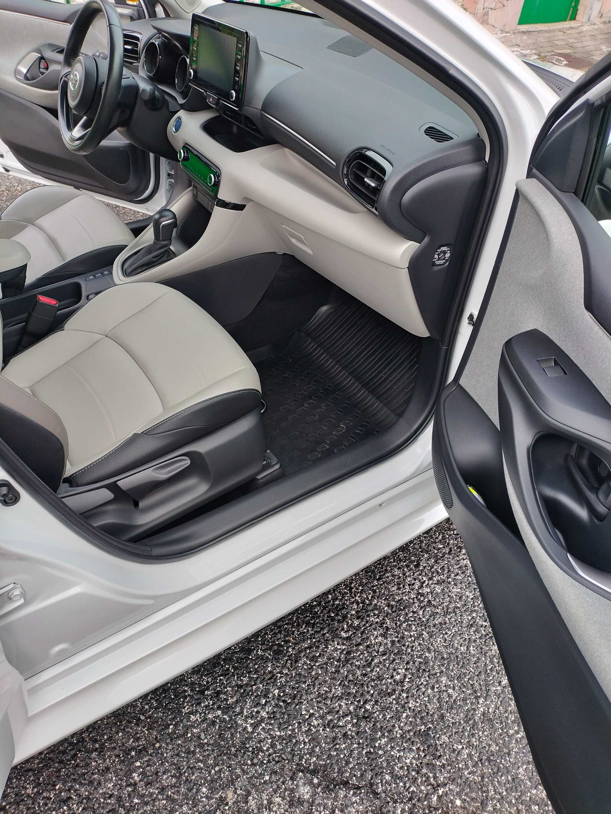 Toyota Yaris 1.5 Hybrid Dynamic Force Luxury