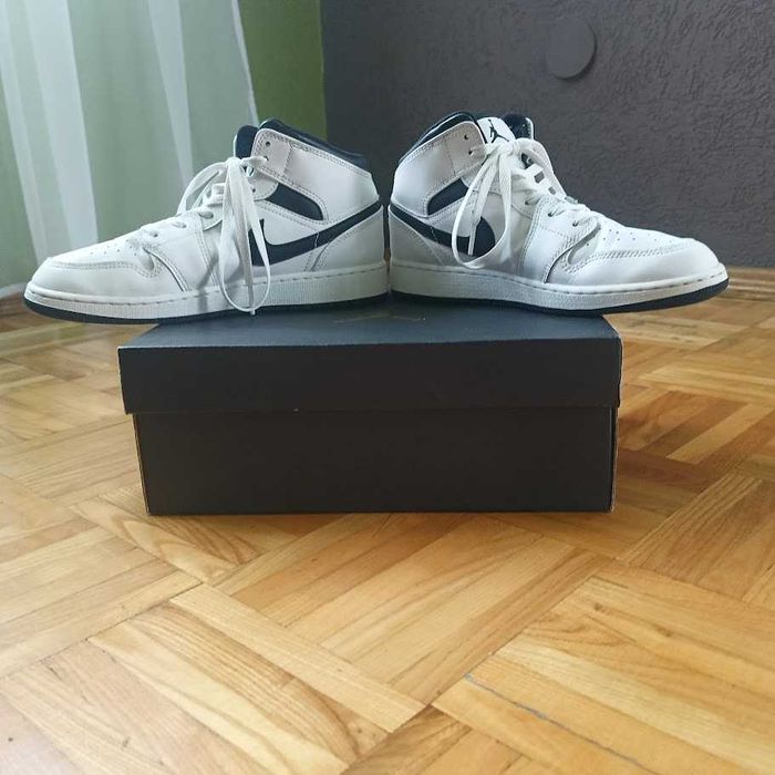 Buty Air Jordan 1 Mid (gs)