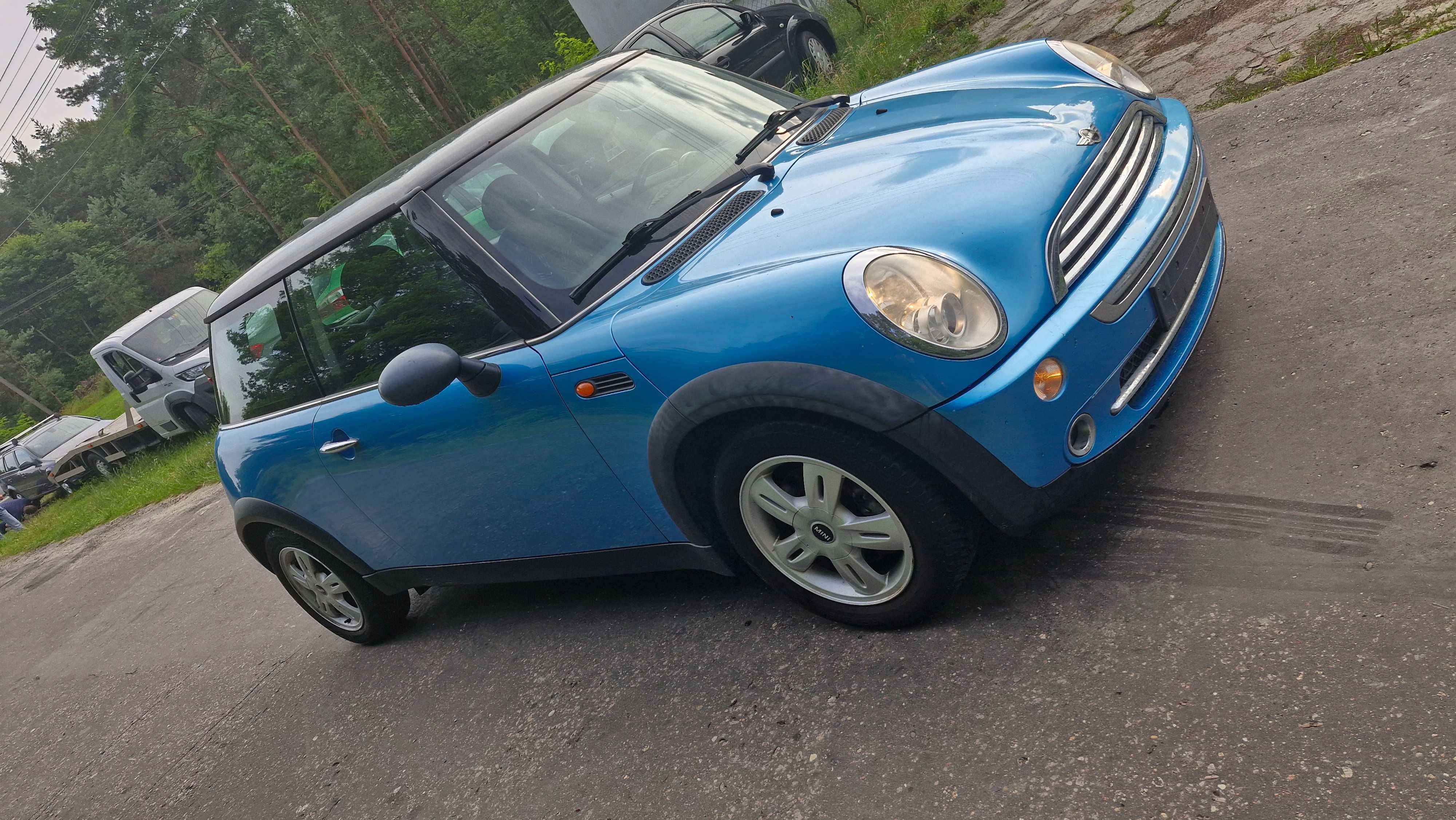 Mini Cooper  1.6 bez rdzy śliczny
