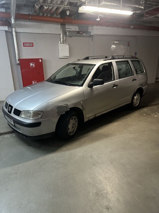 Seat Cordoba Vario 1.9 SDI. Z hakiem i przesuwanym relingiem. 2001.