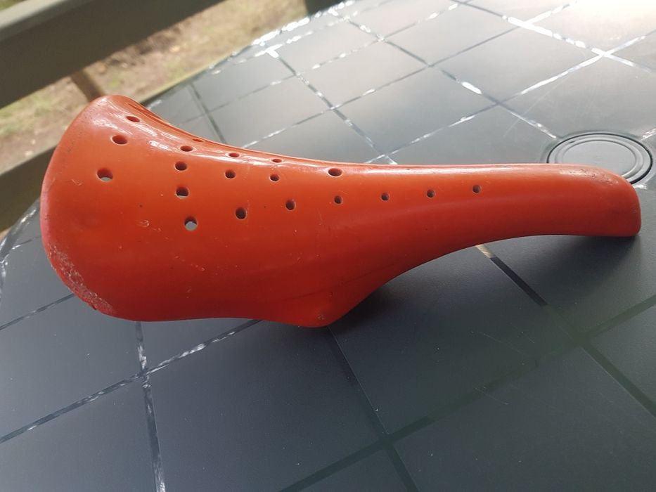 Czerwone siodełko rowerowe BMX oryginał