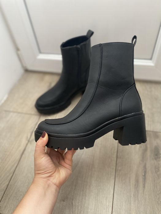 Ботінки осінні чорні жіночі