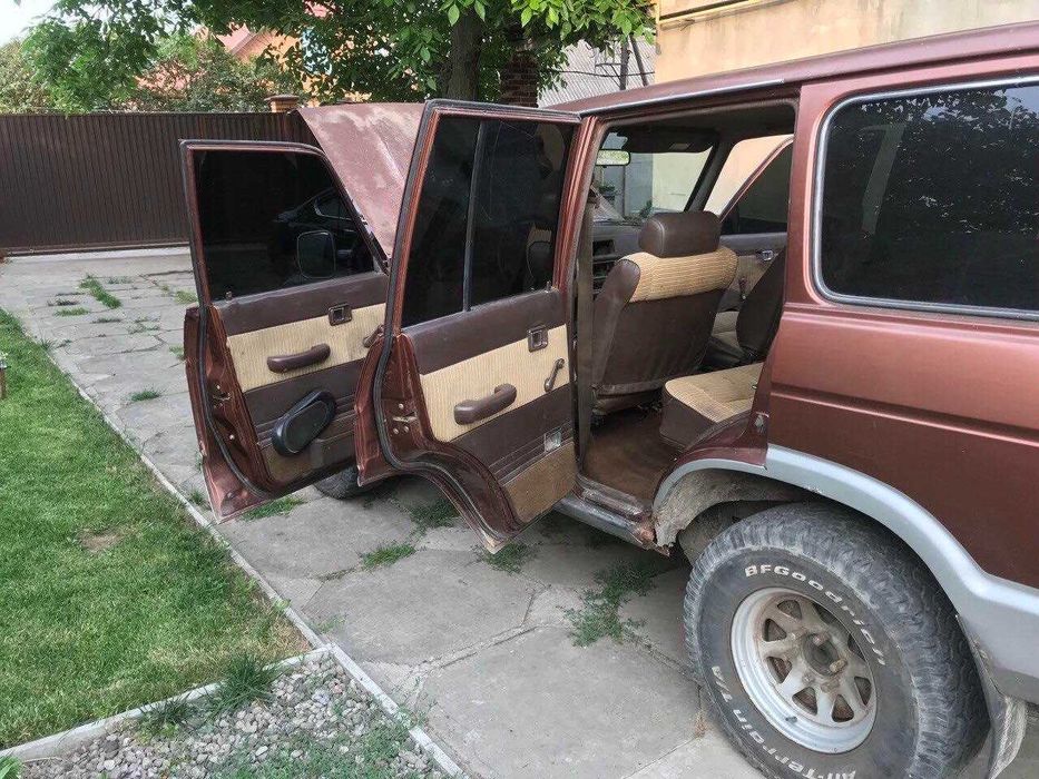 Toyota Land Cruiser 60.
