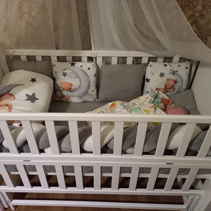 Продам дитяче ліжко та пеленальний комод .