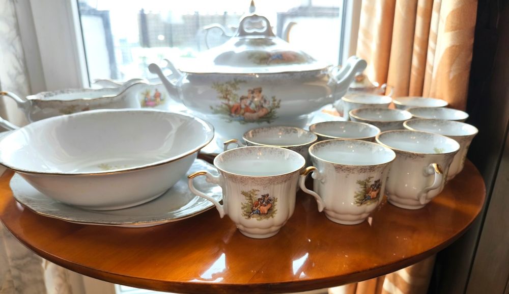 CHODZIEŻ Miłość Wiedeńska Serwis Obiadowo-Kawowy dla 12 osób/86 Części