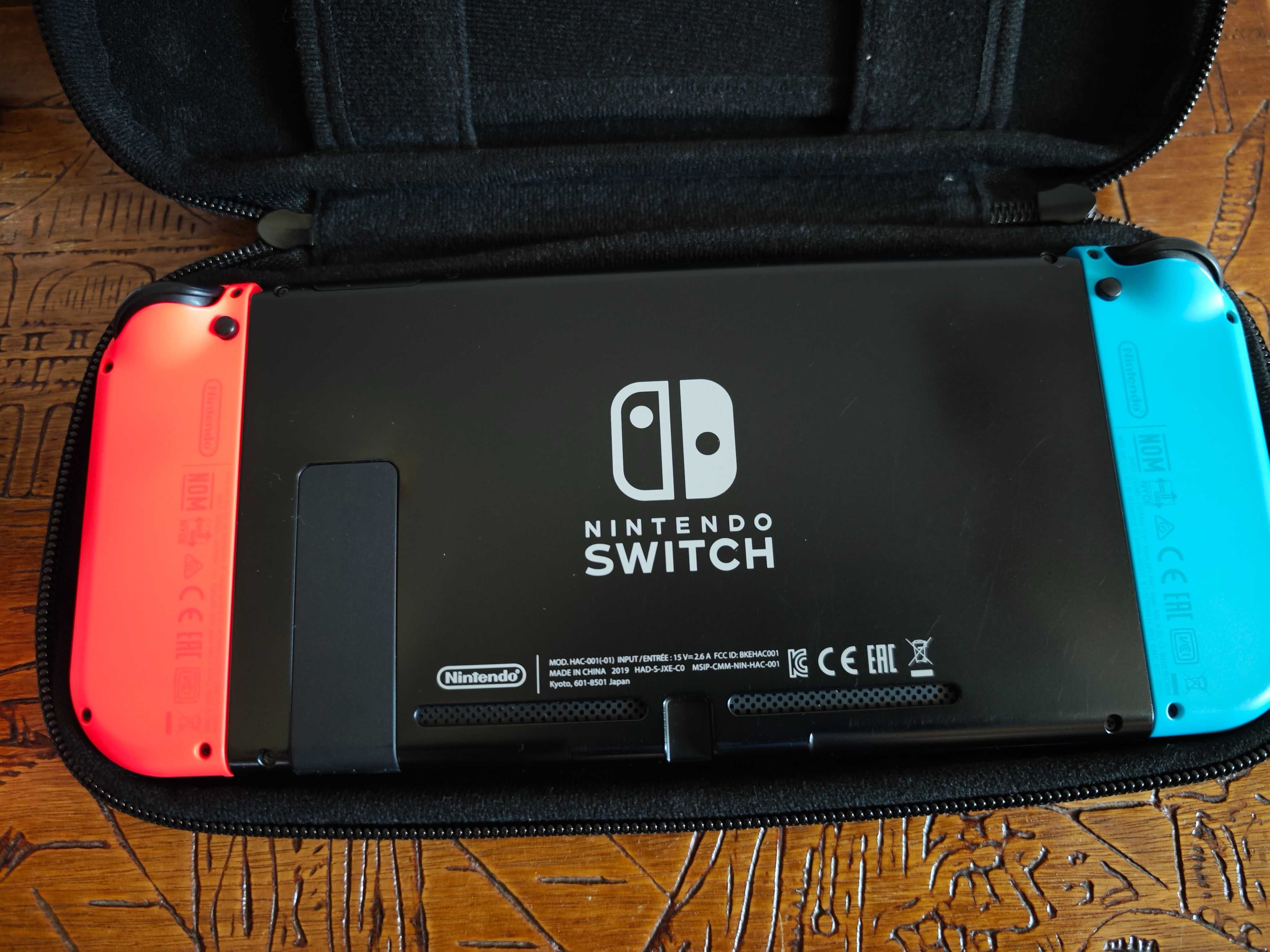 Nintendo Switch (Modelo 2019) Usada + jogo