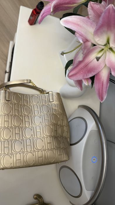 Nowa złota torebka na złotym łańcuszku mieści A4