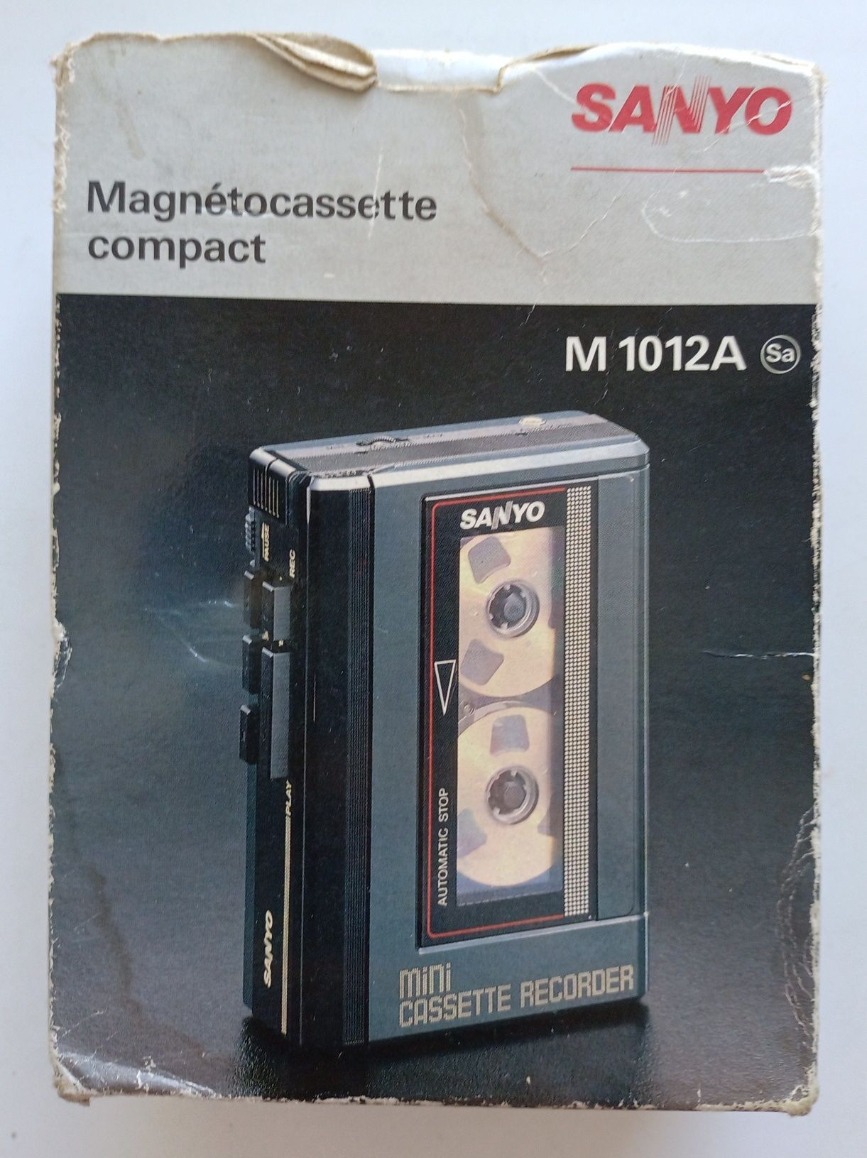 Винтажный кассетный плеер диктофон SANYO teac aiwa M1012a