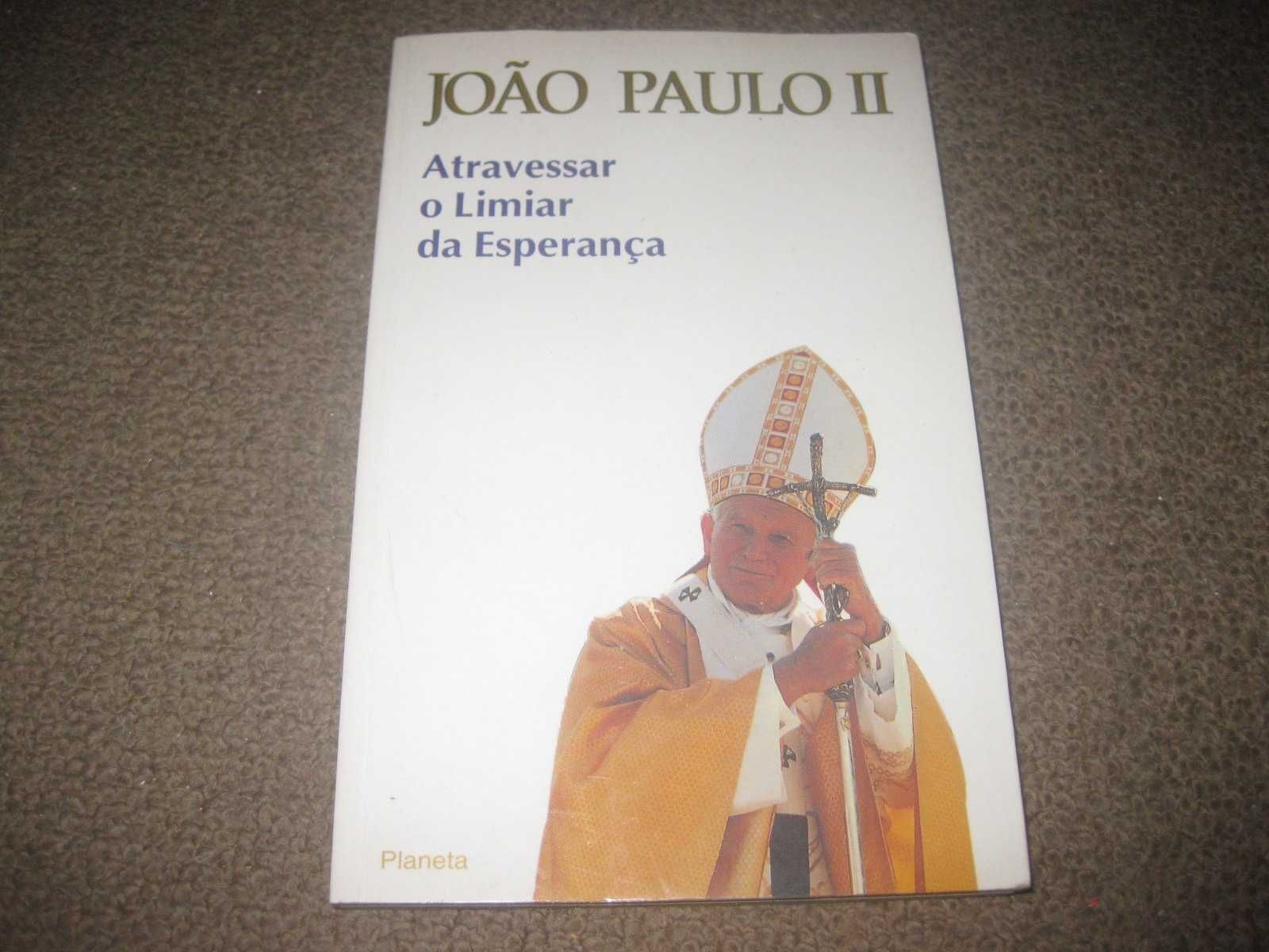 Livro "João Paulo II- Atravessar o Limiar da Esperança"