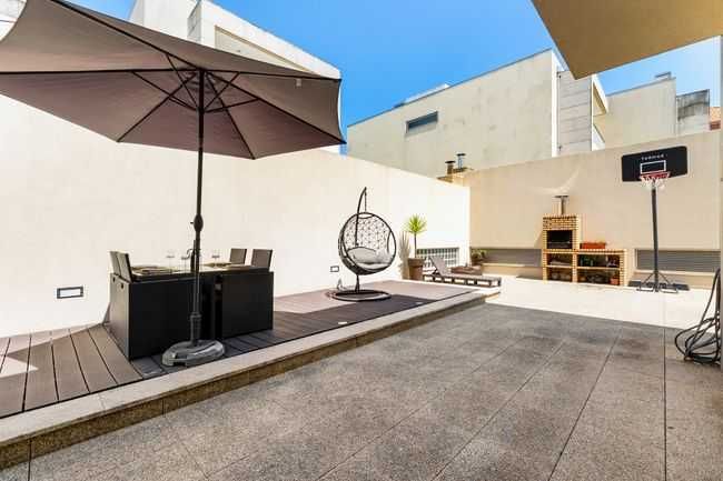 MORADIA T3 com suite, varanda e terraço