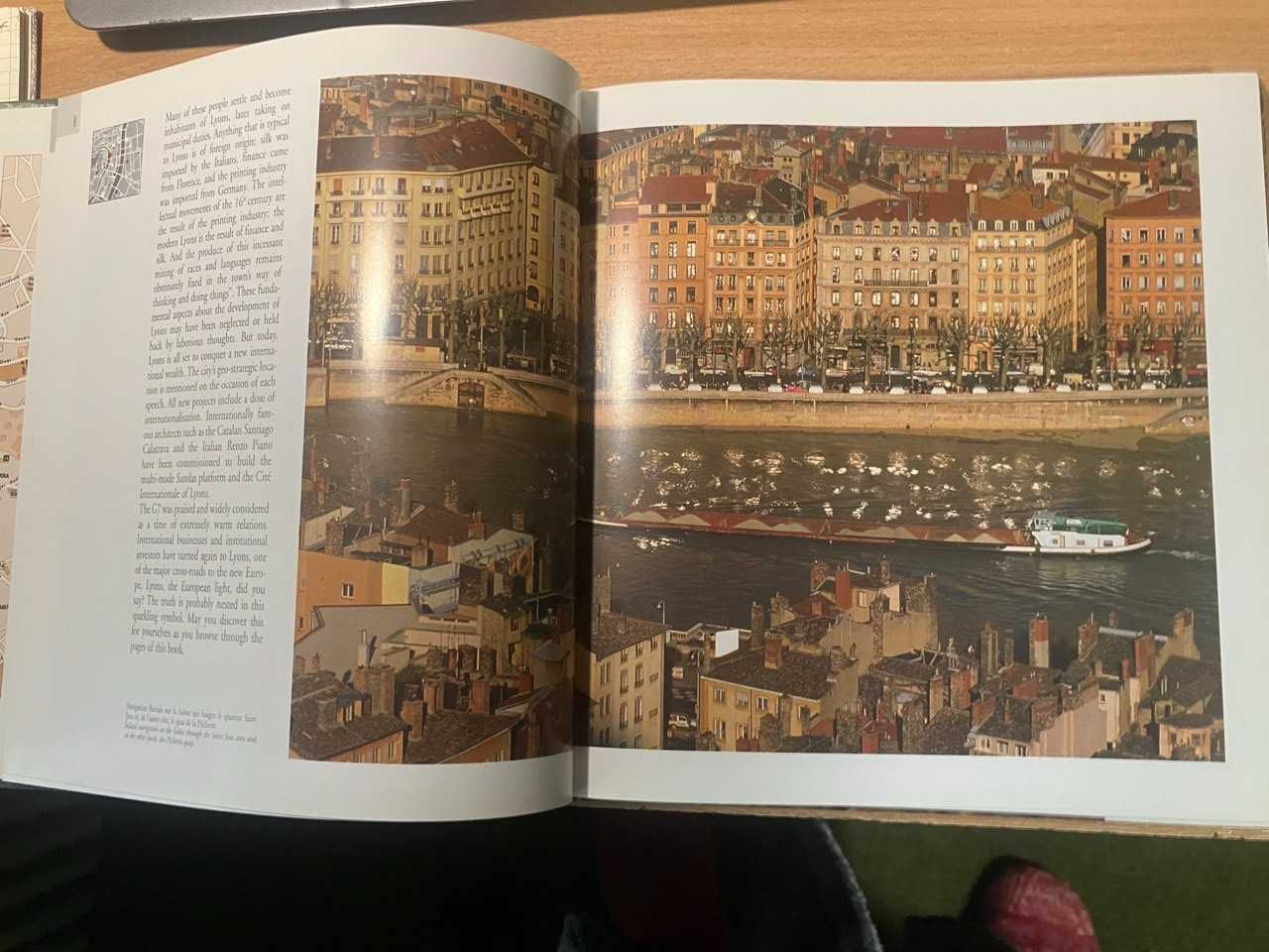 Книга "Lyon - Les lumières de l'Europe" (на французском/английском)