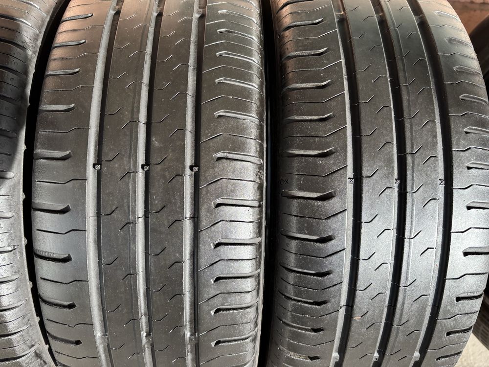 Комплект літніх шин 185/55R15 Continental
