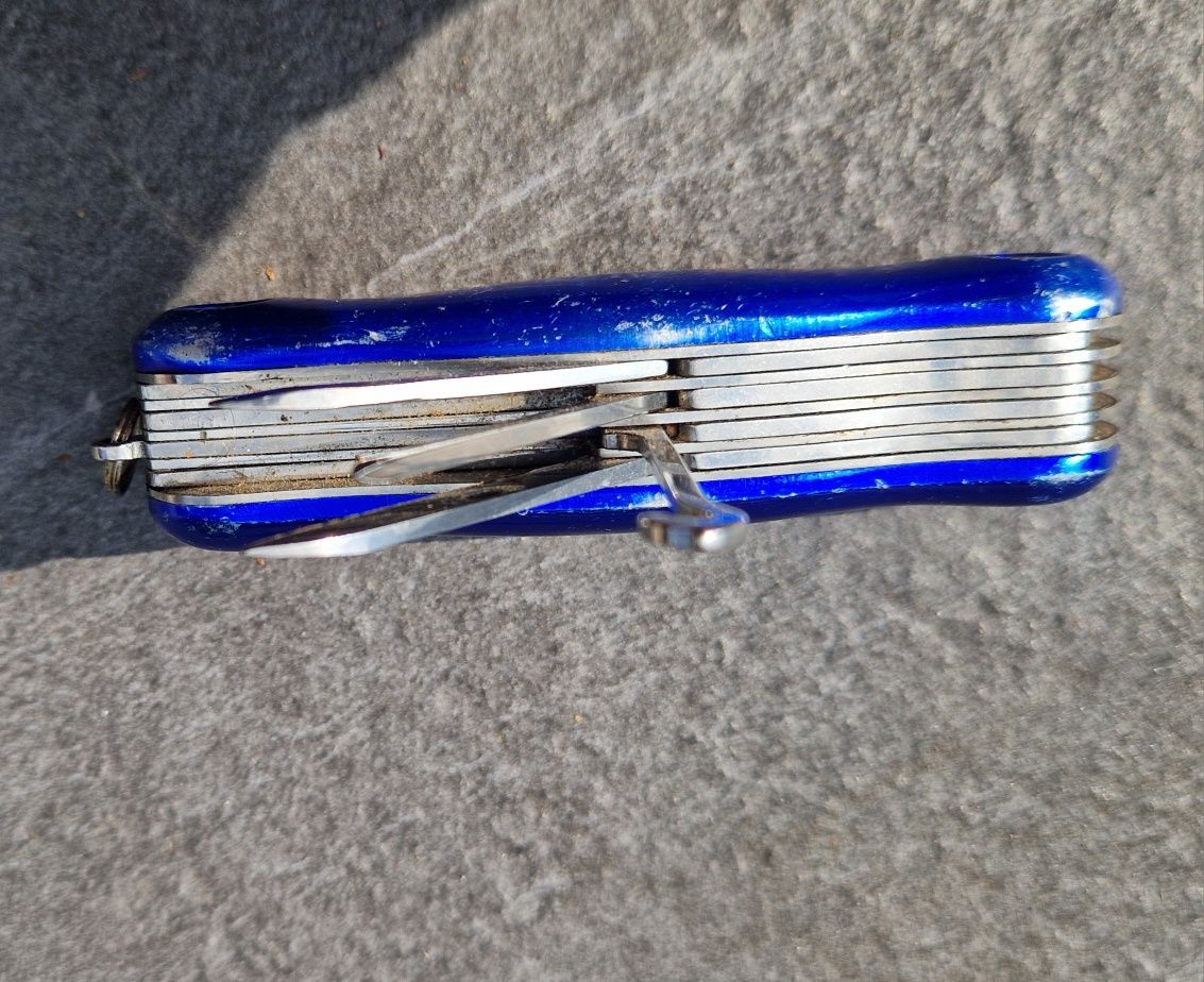 Sheffield Week - ender stary angielski scyzoryk multitool.