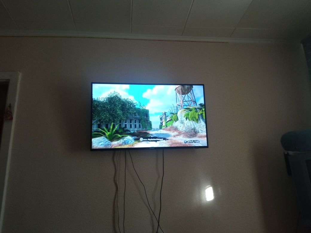 Продается приставка Sony  PlayStation Super Slim  б.у