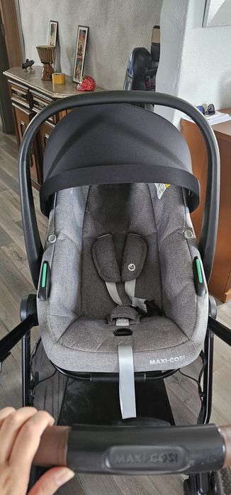 Trio Maxi-Cosi Zelia S + Base FamilyFix 360