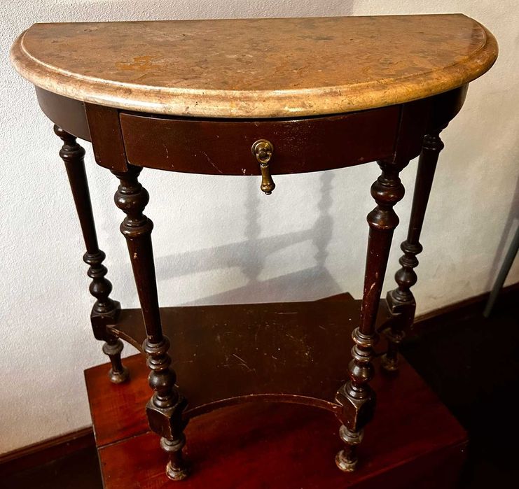 Consola móvel antigo