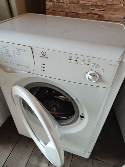 Стиральная машинка indesit