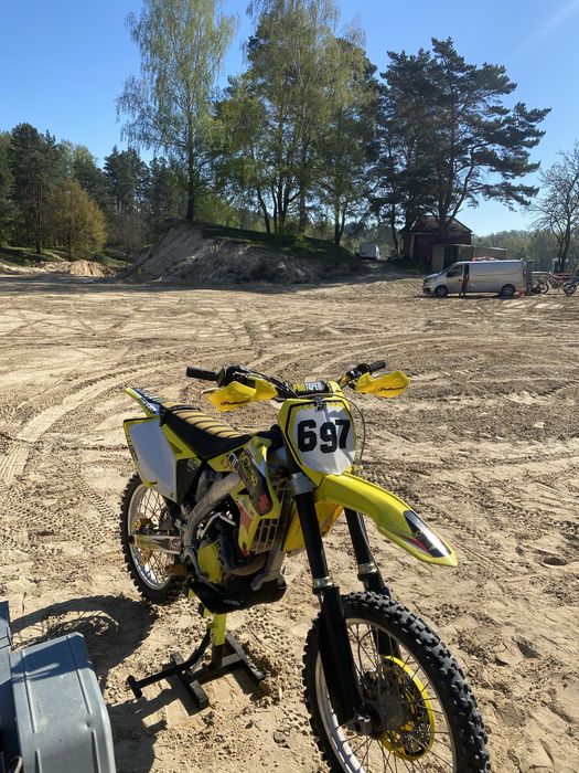 Suzuki 250 Rm-z „Pszczólka”